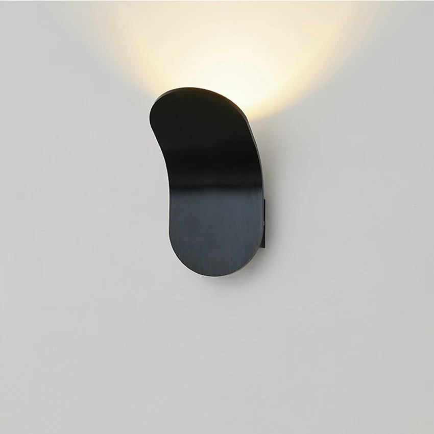 Applique murale noire pour escalier