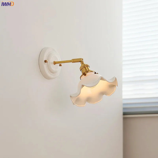 Applique murale LED céramique et cuivre orientable style nordique