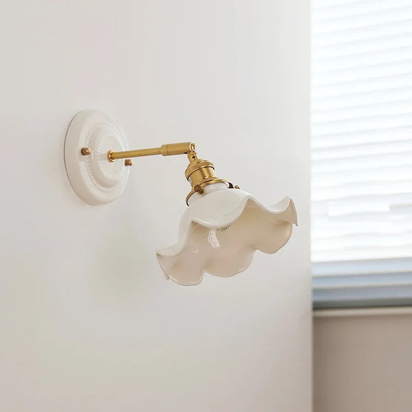 Applique murale LED céramique et cuivre orientable style nordique