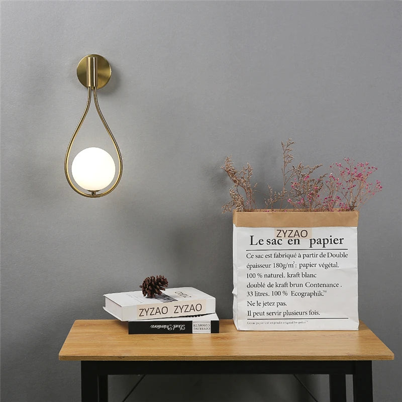 Applique murale dorée design