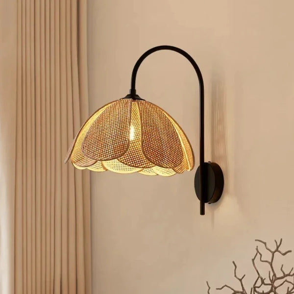 Applique murale fleur rotin